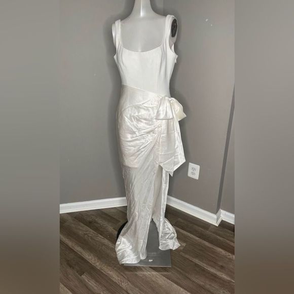 Cinq a sept Marian Draped Gown - Picture 5 of 8